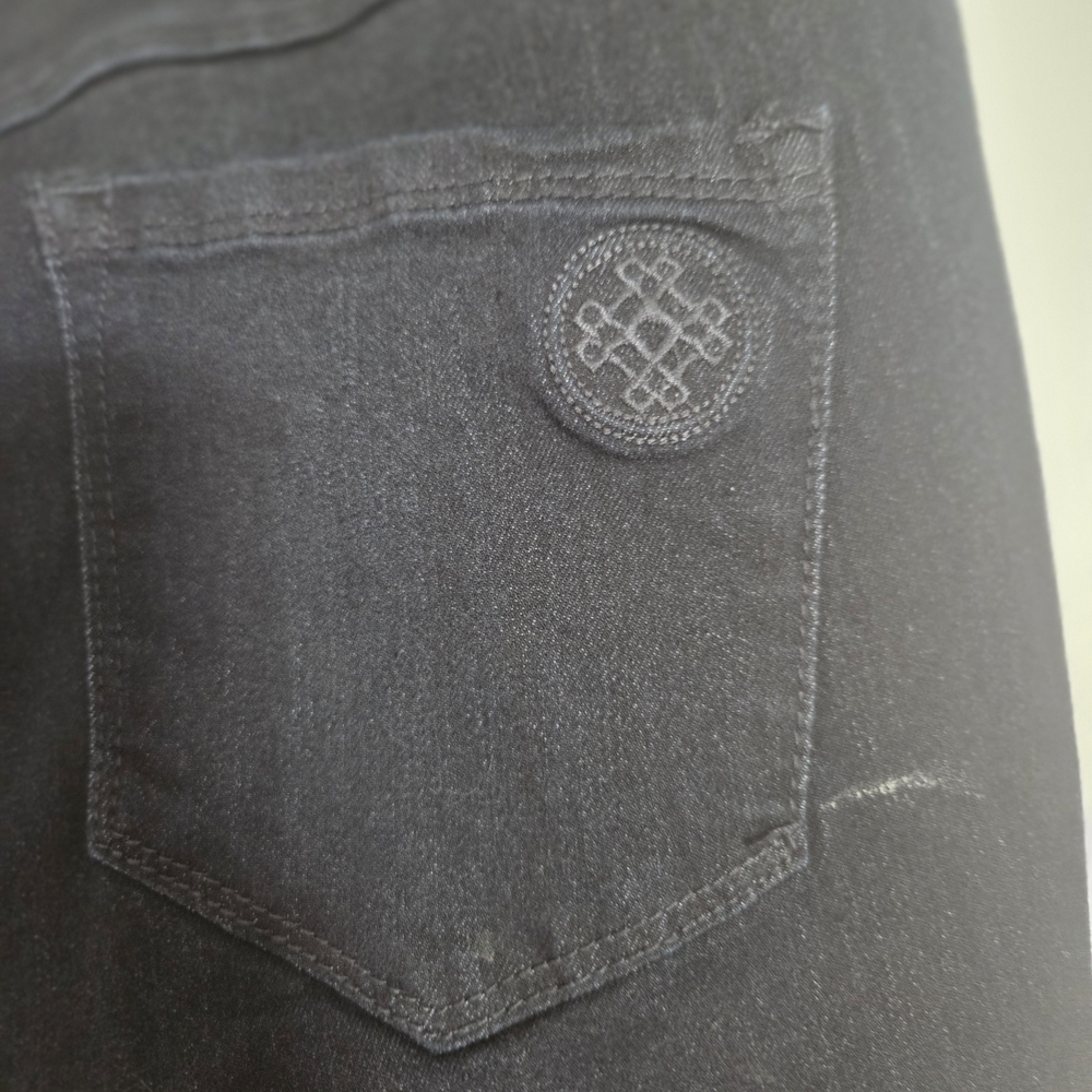 Laurie Felt Women's Black Jeans - Picture 8 of 9